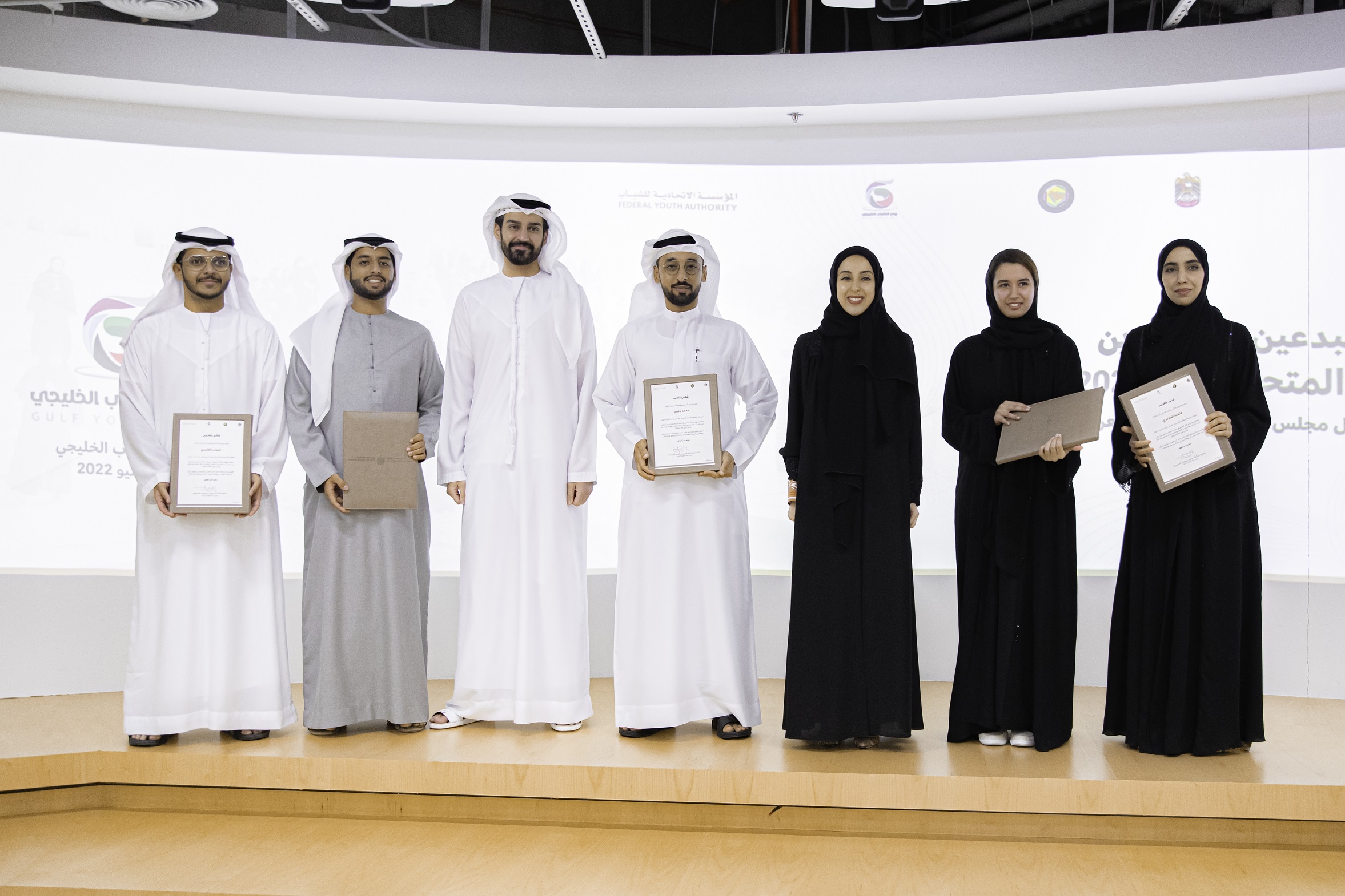 خلال تكريمها لنخبة من المبدعين الإماراتيين بالتزامن مع يوم الشباب الخليجي شمّا المزروعي: تمكين الشباب في دولة الإمارات ثقافة وطنية شاملة