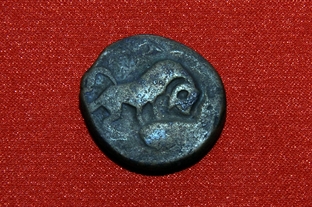 925
